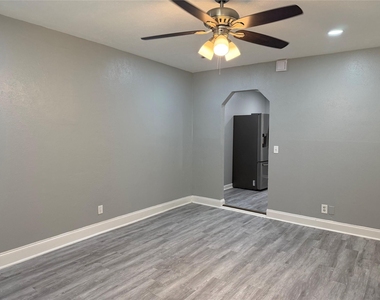 2507 Normont Circle - Photo Thumbnail 2
