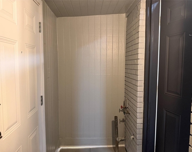 2507 Normont Circle - Photo Thumbnail 15