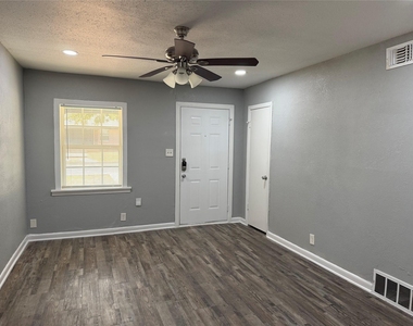 2506 Normont Circle - Photo Thumbnail 3