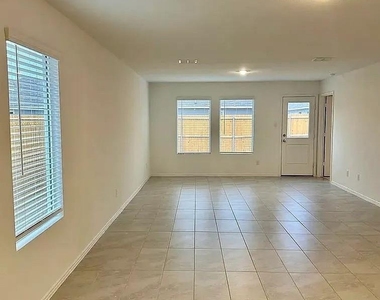 122 Wheatgrass Lane - Photo Thumbnail 3