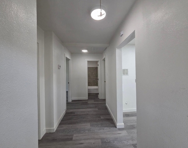 2835 Oakdale Street - Photo Thumbnail 3