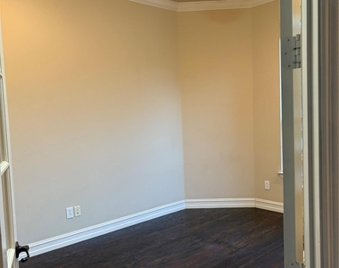 2530 Broadway Drive - Photo Thumbnail 21