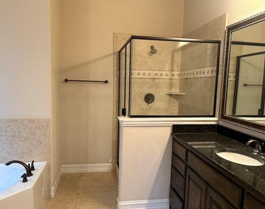 2530 Broadway Drive - Photo Thumbnail 16