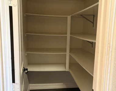 2530 Broadway Drive - Photo Thumbnail 7
