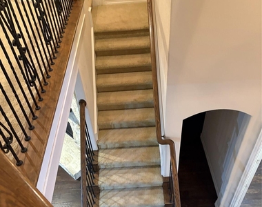 2530 Broadway Drive - Photo Thumbnail 32