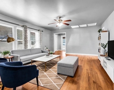 1528 W Day Street - Photo Thumbnail 2