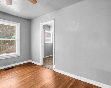 1528 W Day Street - Photo Thumbnail 25