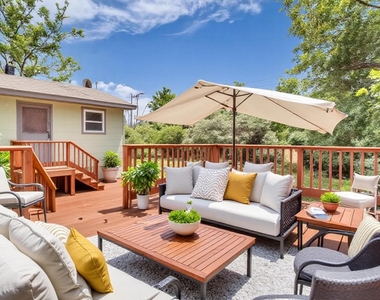 1528 W Day Street - Photo Thumbnail 1