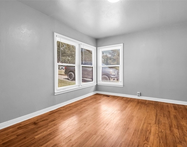 1528 W Day Street - Photo Thumbnail 20