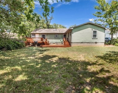 1528 W Day Street - Photo Thumbnail 4