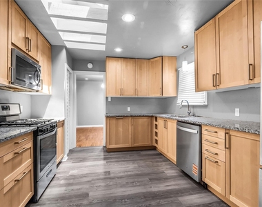 1528 W Day Street - Photo Thumbnail 10