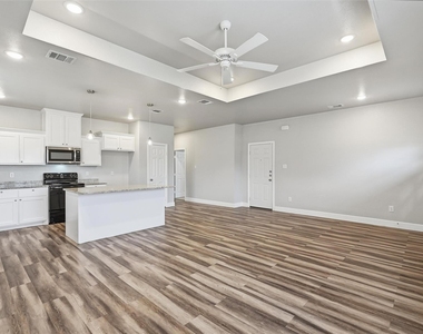 4215 Oneal Street - Photo Thumbnail 3