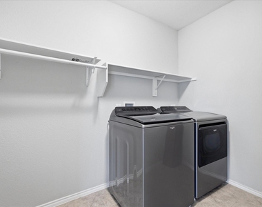 1256 Eagle Lane - Photo Thumbnail 18