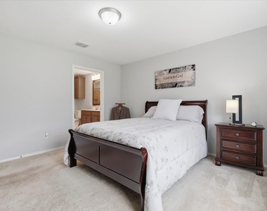 1256 Eagle Lane - Photo Thumbnail 12