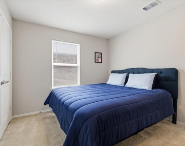 1256 Eagle Lane - Photo Thumbnail 16