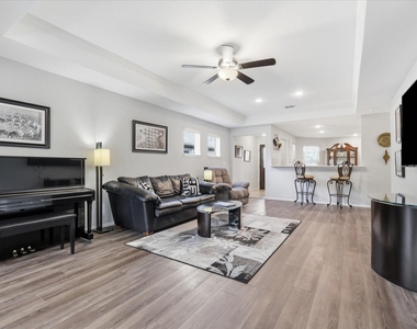 1256 Eagle Lane - Photo Thumbnail 6
