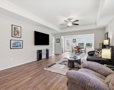1256 Eagle Lane - Photo Thumbnail 5
