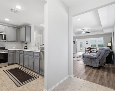 1256 Eagle Lane - Photo Thumbnail 4