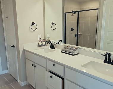 3601 Geoffrey Trail - Photo Thumbnail 5