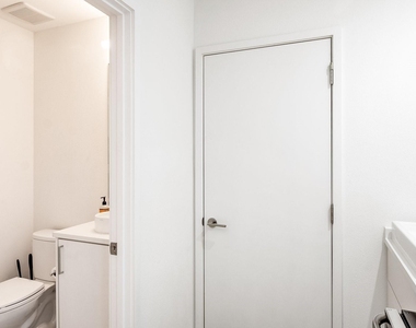5014 Vickery Boulevard - Photo Thumbnail 4
