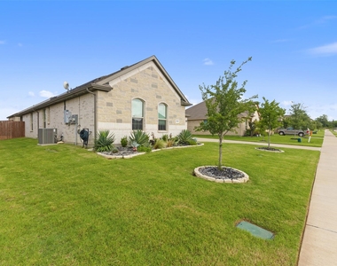 1029 Greencove Drive - Photo Thumbnail 5