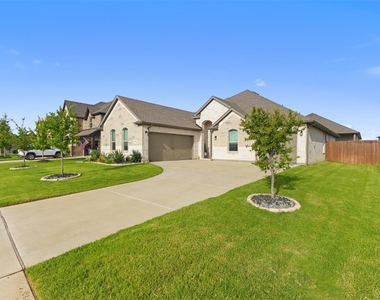 1029 Greencove Drive - Photo Thumbnail 4