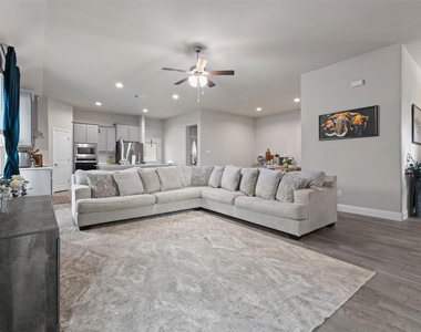 1029 Greencove Drive - Photo Thumbnail 14