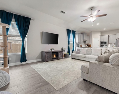 1029 Greencove Drive - Photo Thumbnail 11