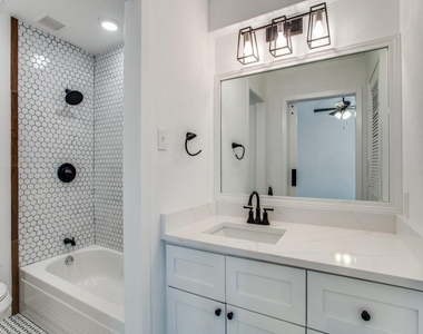 1307 Worthington Street - Photo Thumbnail 10