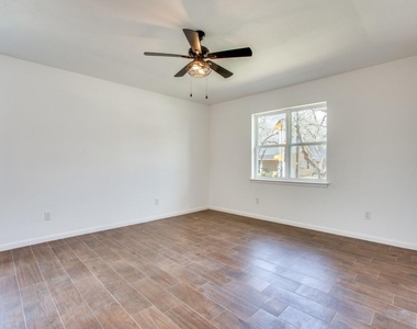 1307 Worthington Street - Photo Thumbnail 3