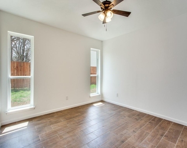 1307 Worthington Street - Photo Thumbnail 11