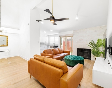 4242 N Capistrano Drive - Photo Thumbnail 12