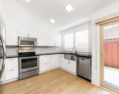 4242 N Capistrano Drive - Photo Thumbnail 3