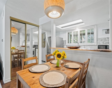6220 Bentwood Trail - Photo Thumbnail 4