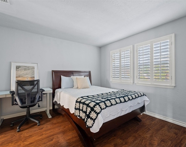 6220 Bentwood Trail - Photo Thumbnail 6