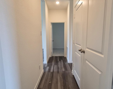 4503 Wood Fern Road - Photo Thumbnail 3