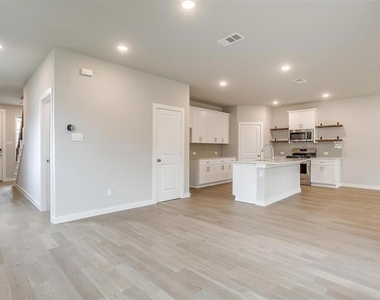 4525 Hogans Alley Drive - Photo Thumbnail 4