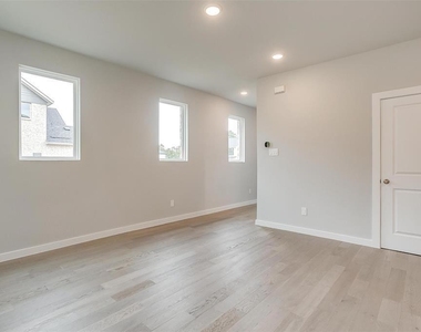 4525 Hogans Alley Drive - Photo Thumbnail 10