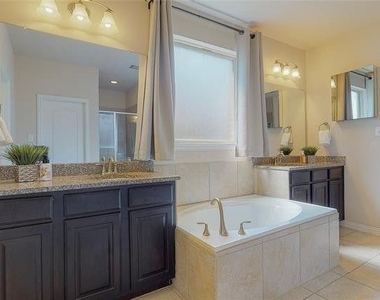 3929 Muscadine Drive - Photo Thumbnail 17