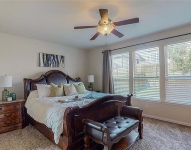 3929 Muscadine Drive - Photo Thumbnail 12