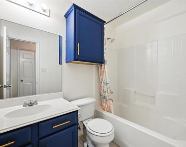 1455 Morrison Drive - Photo Thumbnail 11