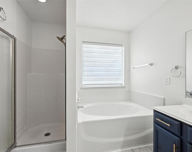 1455 Morrison Drive - Photo Thumbnail 12