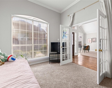 5016 Enclave Court - Photo Thumbnail 2