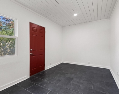 82 Vaughn Drive - Photo Thumbnail 16