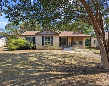82 Vaughn Drive - Photo Thumbnail 2