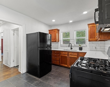 82 Vaughn Drive - Photo Thumbnail 8