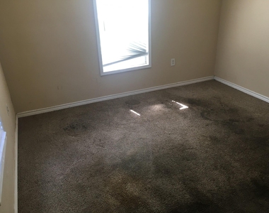 438 Cherry Street - Photo Thumbnail 3