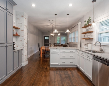 4826 Pershing Avenue - Photo Thumbnail 13