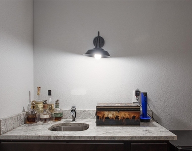 4826 Pershing Avenue - Photo Thumbnail 29