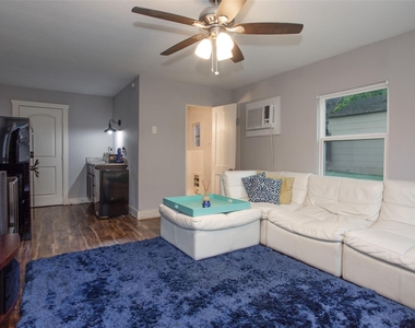 4826 Pershing Avenue - Photo Thumbnail 27